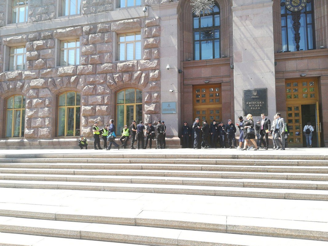 Не дождавшись мэра протестующие разошлись Не дождавшись мэра протестующие разошлись