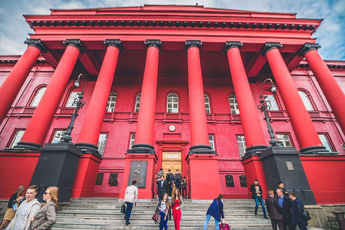 В Киеве отреставрируют красный корпус университета имени Тараса Шевченко 