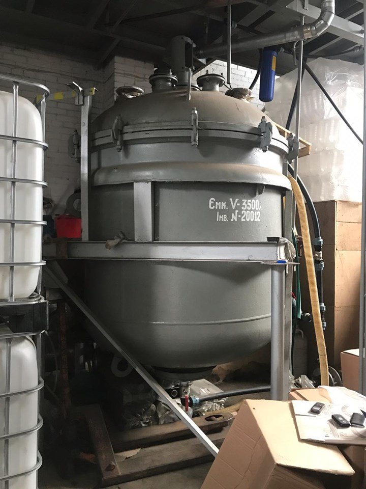 Под Киевом в Обухове организовали подпольный алкоцех 