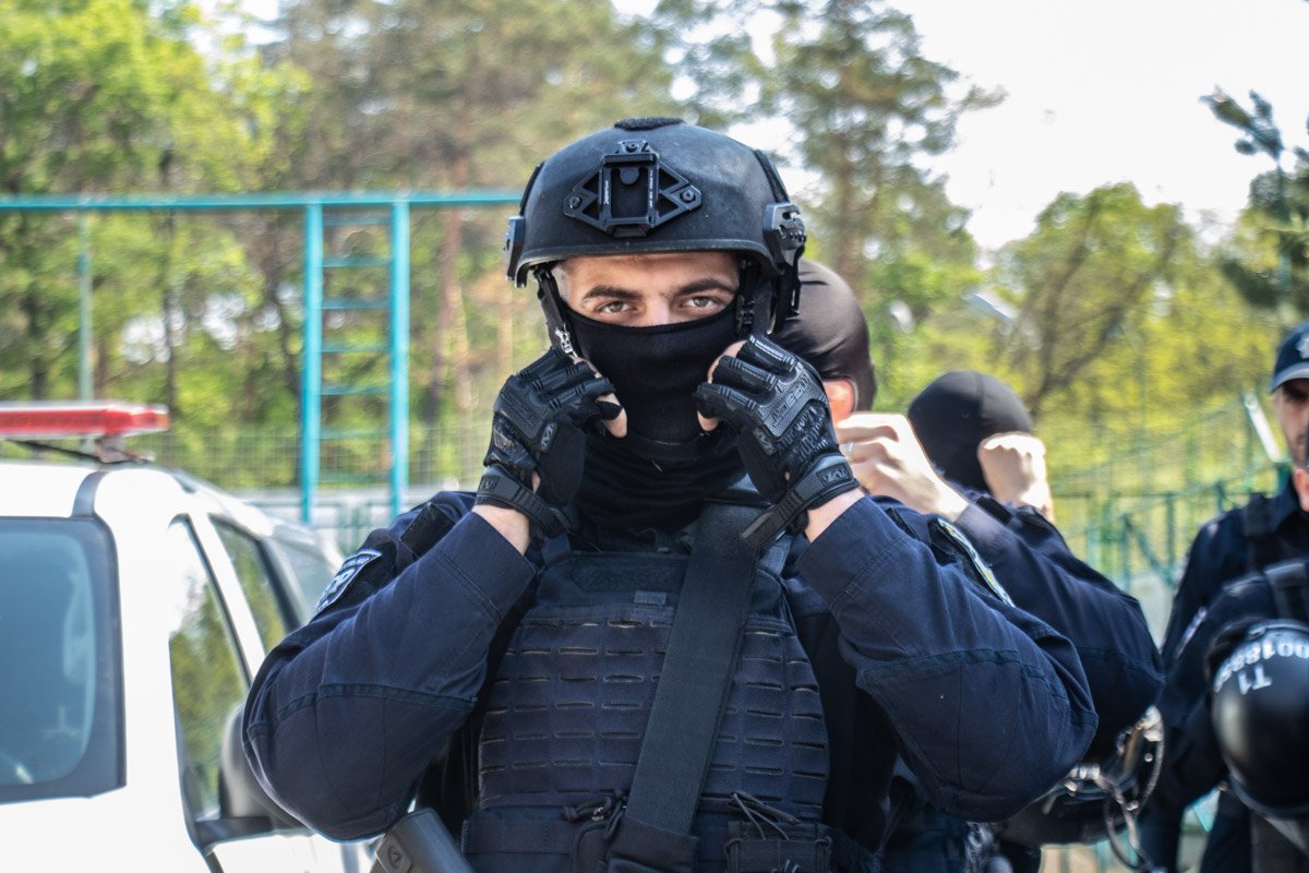 Пистолет-пулемет будут применять как при работе в служебном автомобиле, так и пешие наряды