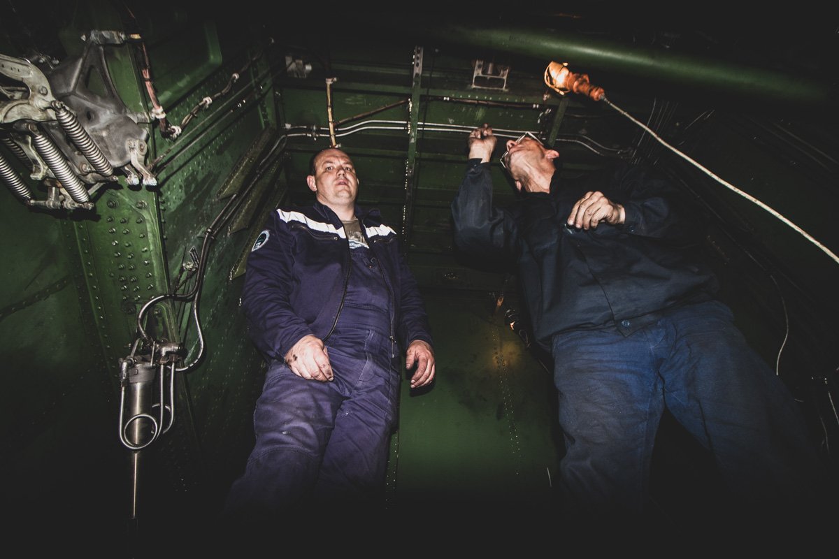 Работники завода ежедневно трудятся во имя украинской авиации Работники завода ежедневно трудятся во имя украинской авиации