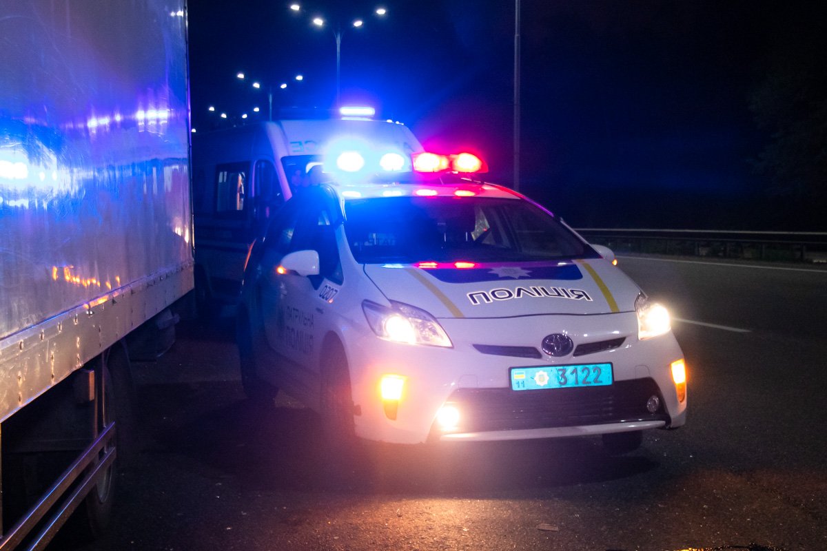 На месте работали экипажи патрульной полиции, медики, спасатели и следственно-оперативная группа