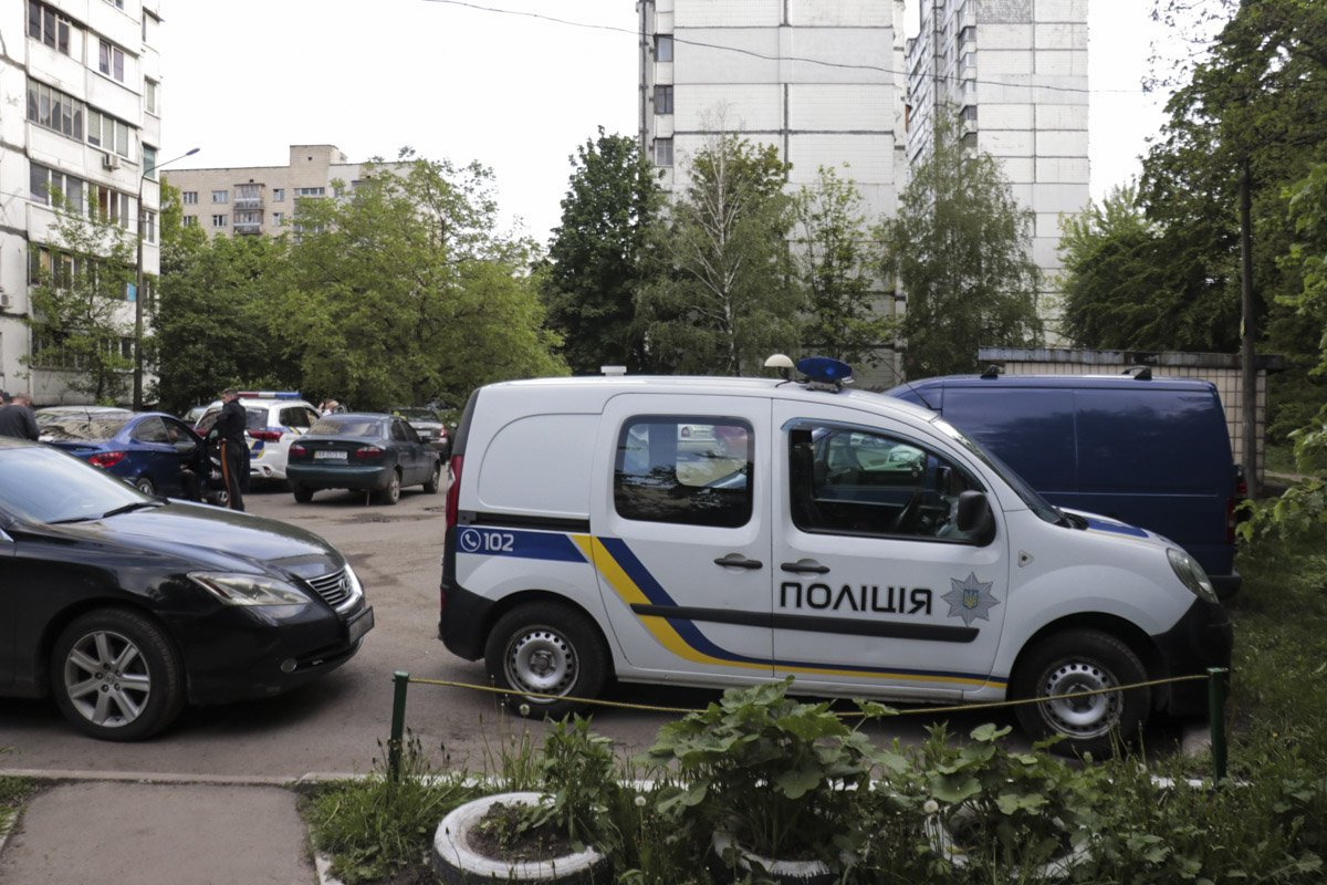 Жильцы дома говорят, что раньше его не видели