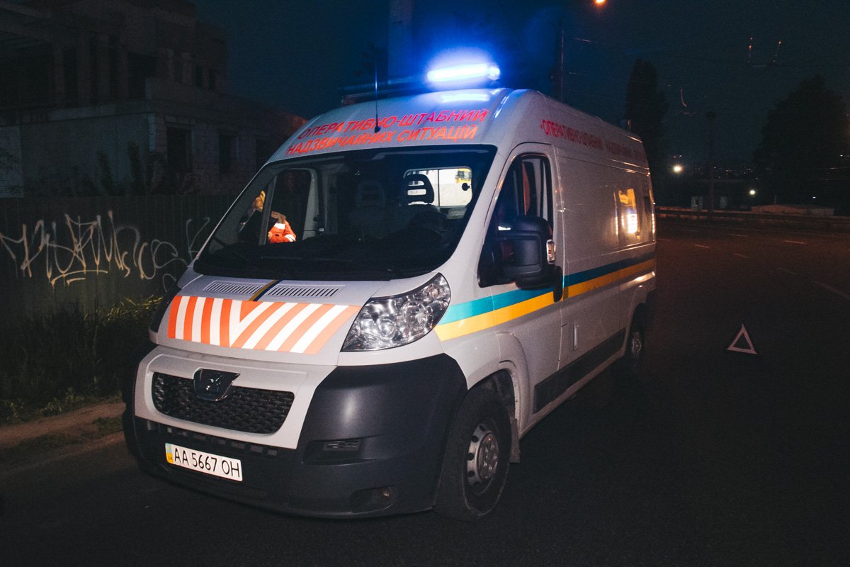 Пешехода осмотрели врачи, его жизни ничего не угрожает Пешехода осмотрели врачи, его жизни ничего не угрожает