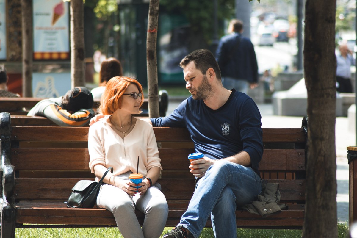 В такой прекрасный день так и хочется взять кофе с собой и расположиться на лавочке с близким человеком В такой прекрасный день так и хочется взять кофе с собой и расположиться на лавочке с близким человеком