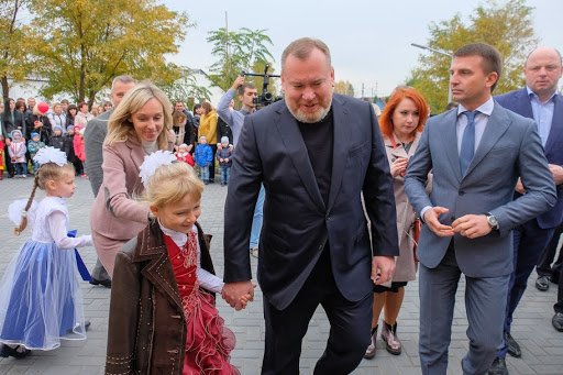 Детский сад был построен по заказу Днепропетровской облгосадминистрации под руководством Валентина Резниченко