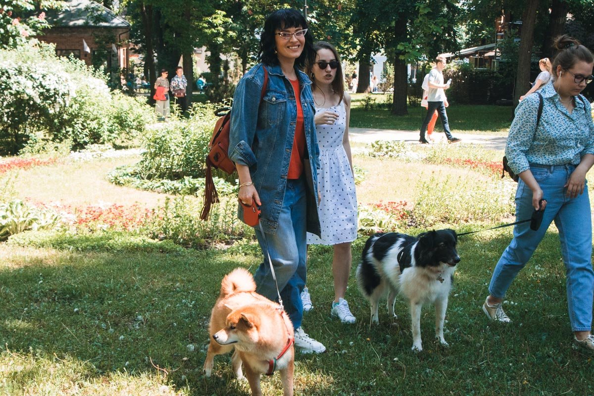 Даша Астафьева пришла на «ГБФест» со своим питомцем Даша Астафьева пришла на «ГБФест» со своим питомцем