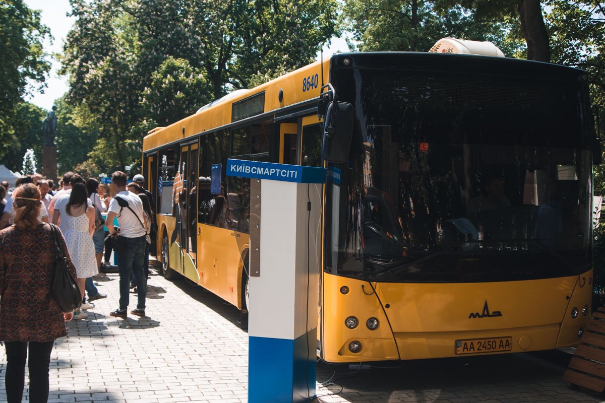 Одним из объектов фестиваля стал пассажирский автобус, который превратили в квест-комнату Одним из объектов фестиваля стал пассажирский автобус, который превратили в квест-комнату