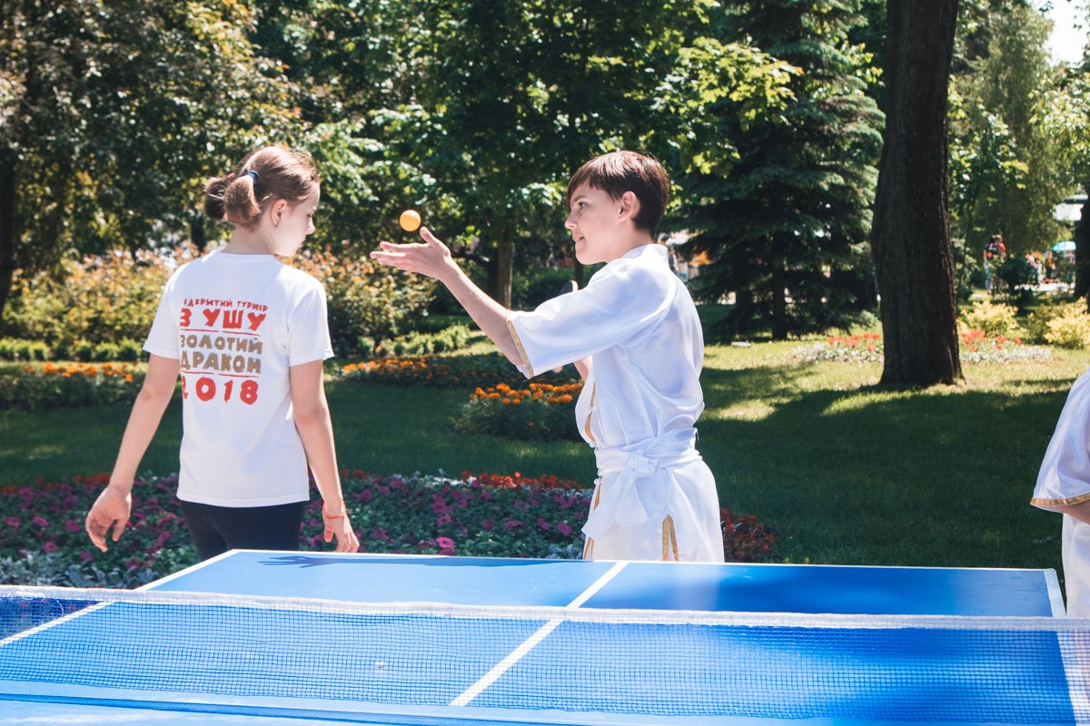 Каратисты тоже играют в теннис Каратисты тоже играют в теннис