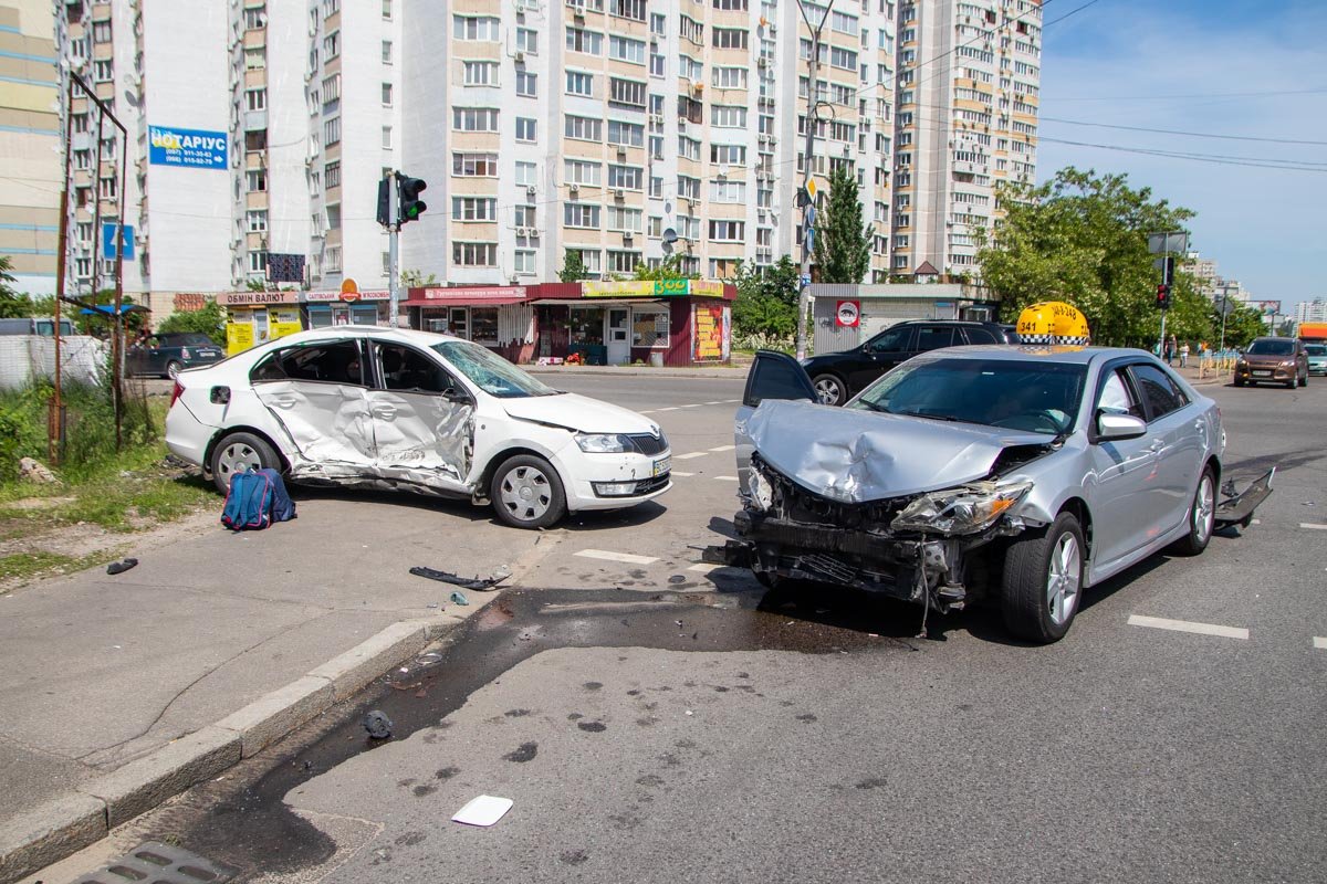 В Дарницком районе Киева случилось ДТП В Дарницком районе Киева случилось ДТП