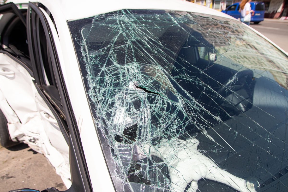 Девушка получила травмы грудной клетки и шеи Девушка получила травмы грудной клетки и шеи