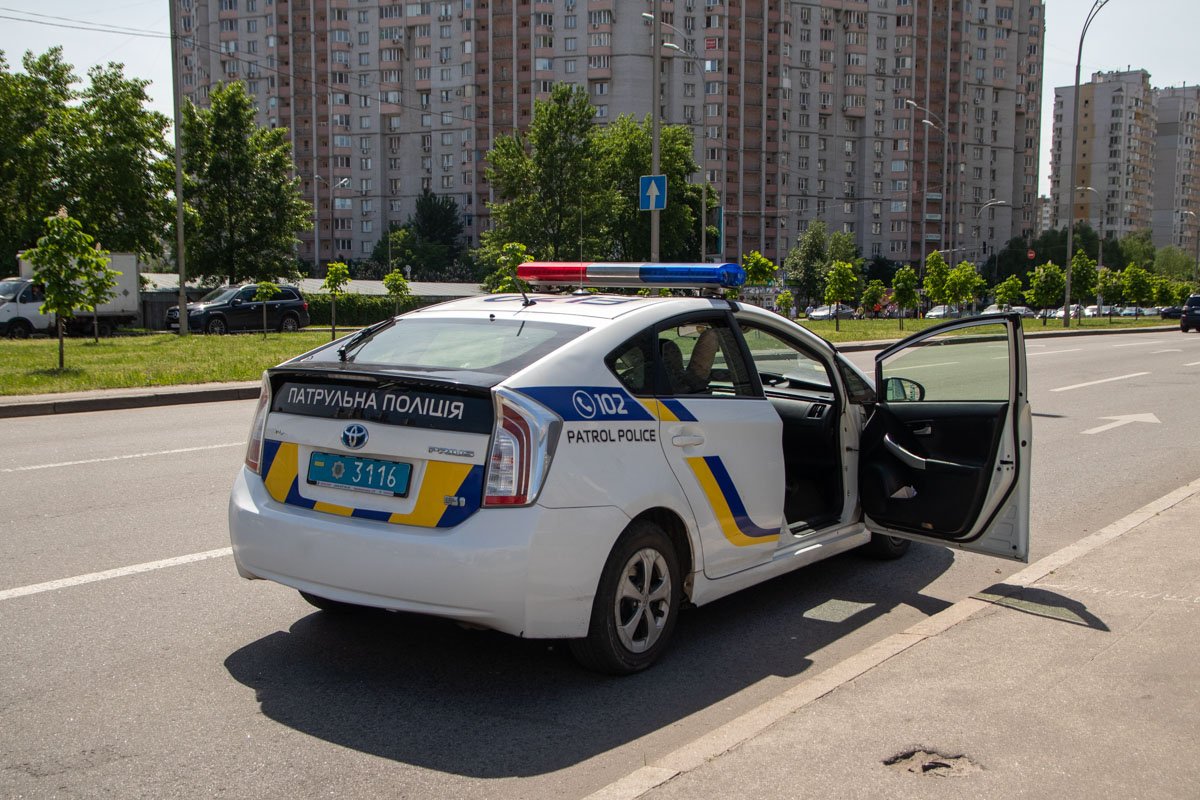 Обстоятельства и виновника ДТП устанавливает полиция Обстоятельства и виновника ДТП устанавливает полиция