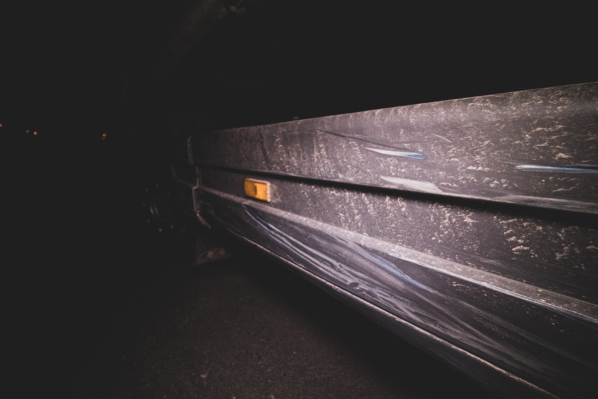 Повреждения на грузовике от столкновения с Opel