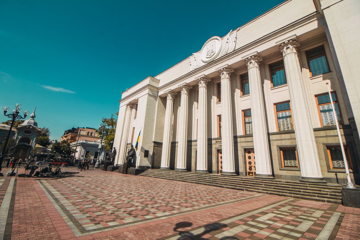 Перед инаугурацией Зеленский пообщается с народом под зданием Верховной Рады 