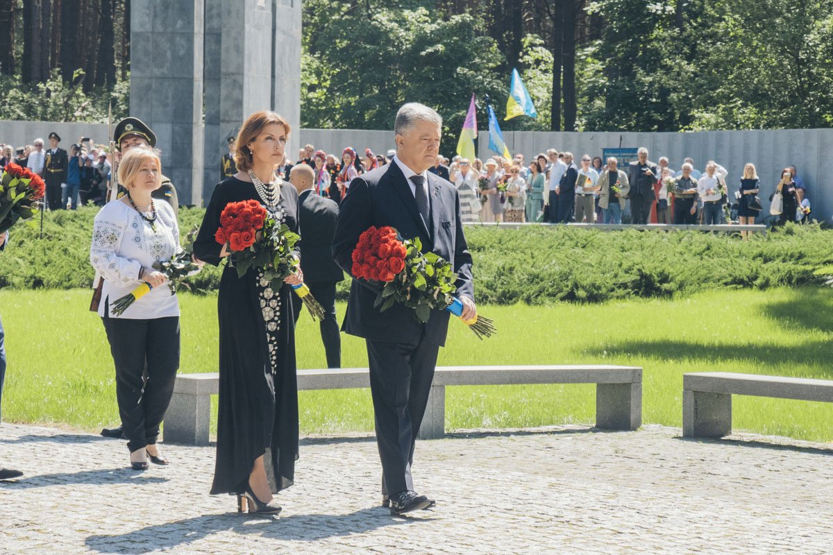 По завершении официальной части прошел межконфессиональный молебен в память о погибших По завершении официальной части прошел межконфессиональный молебен в память о погибших