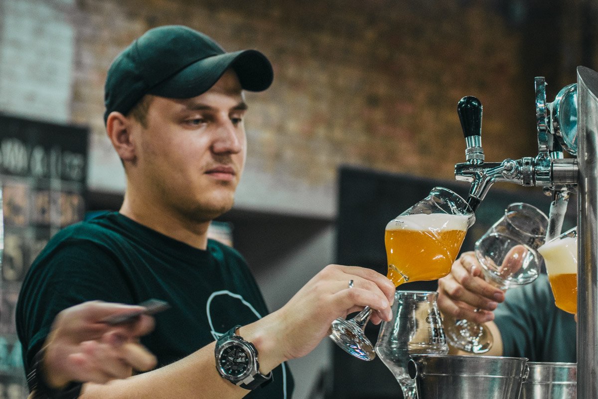 Пиво лилось на фестивале неиссякаемым потоком Пиво лилось на фестивале неиссякаемым потоком