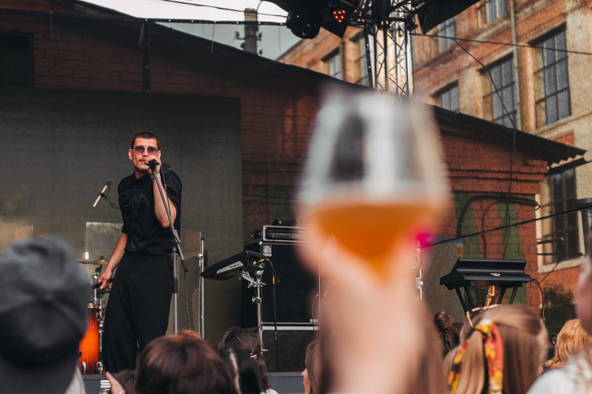 За тебя, Дима! За тебя, Дима!