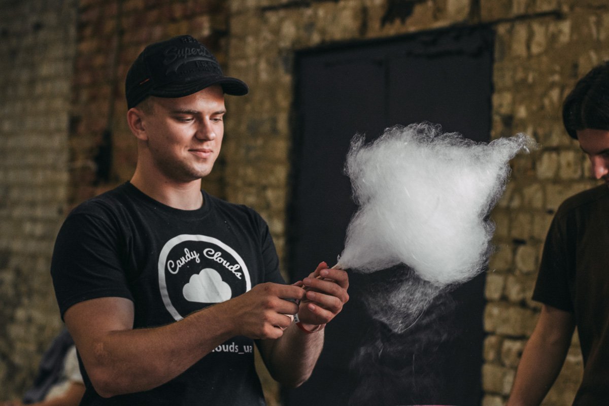 Кому сладенького?