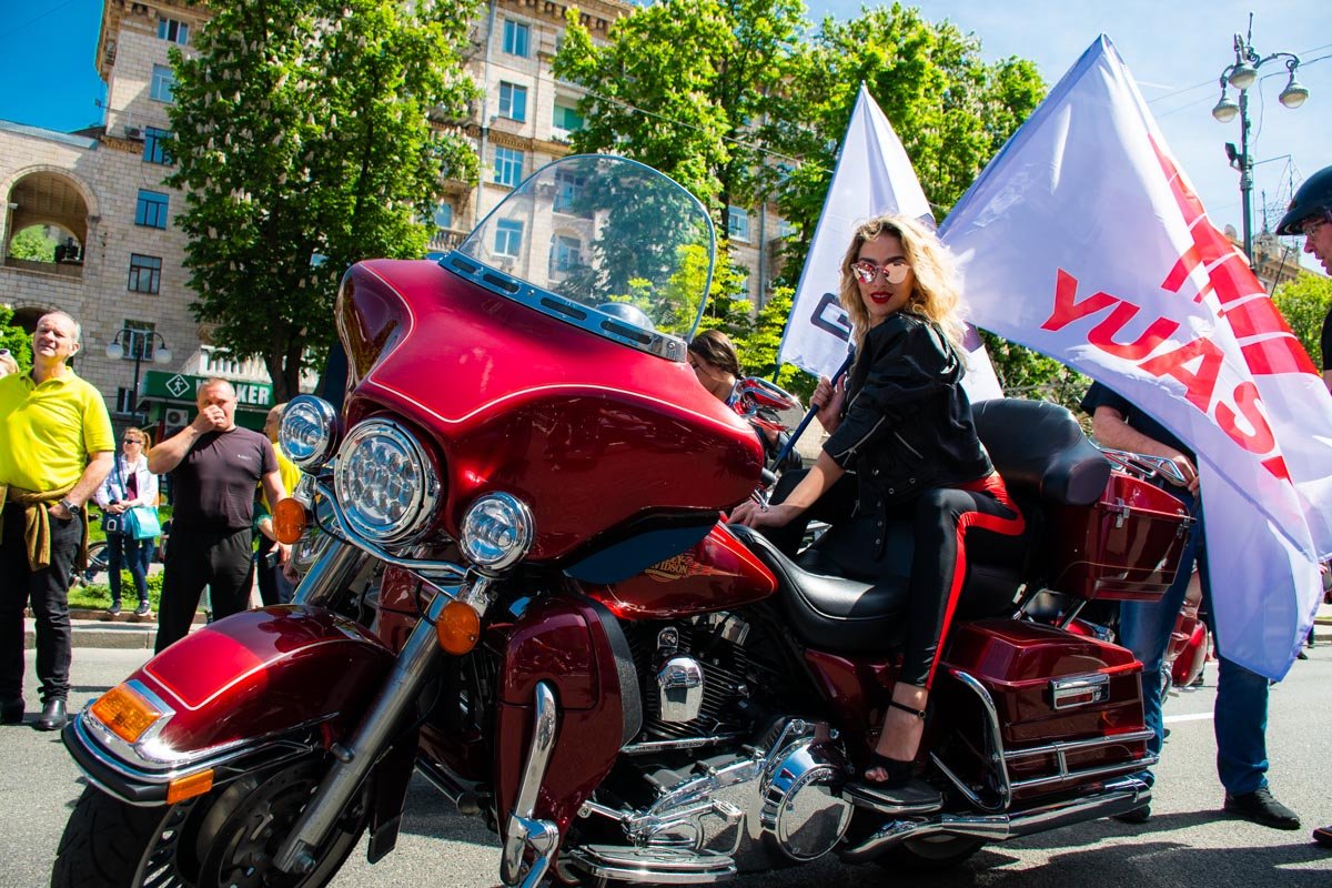 А это фото ярко подытоживает весь первый день Moto Open Fest - красота и мощь