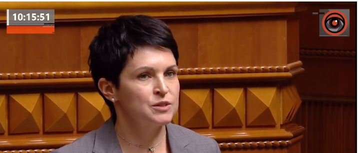 Татьяна Слипачук объявляет результаты выборов