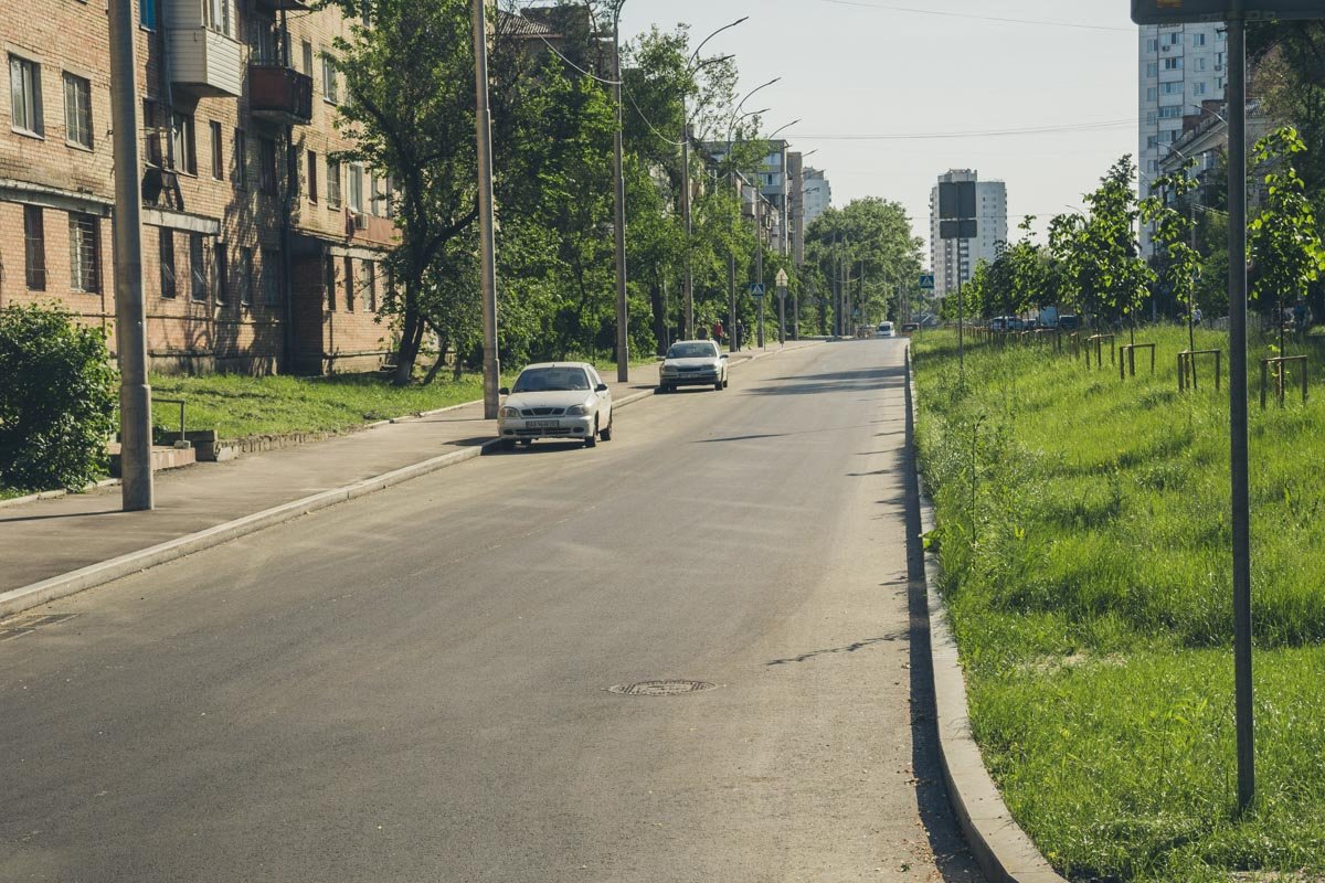 В Киеве коммунальщики вышли на финальный этап ремонтных работ на улице Алматинской В Киеве коммунальщики вышли на финальный этап ремонтных работ на улице Алматинской