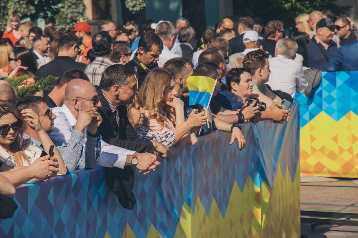 Посмотреть инаугурацию приехали с разных уголков Украины