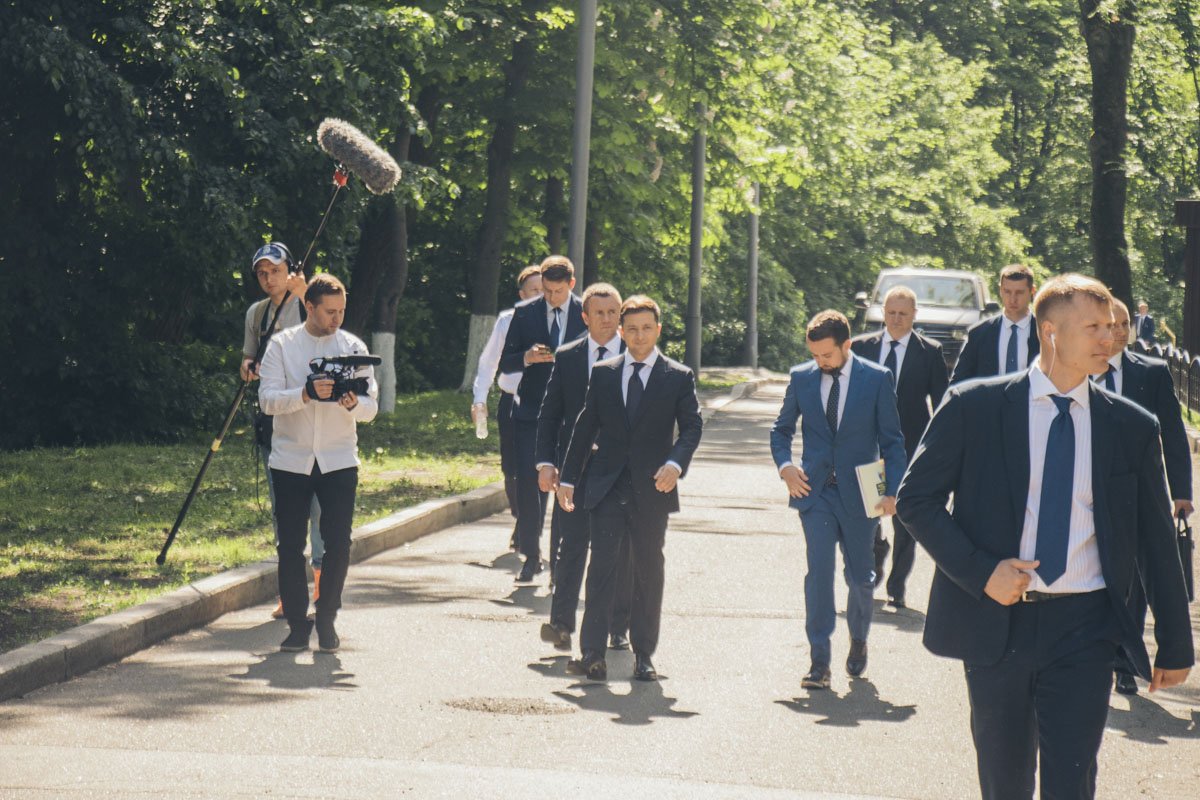 Владимир Зеленский приехал около 10:00