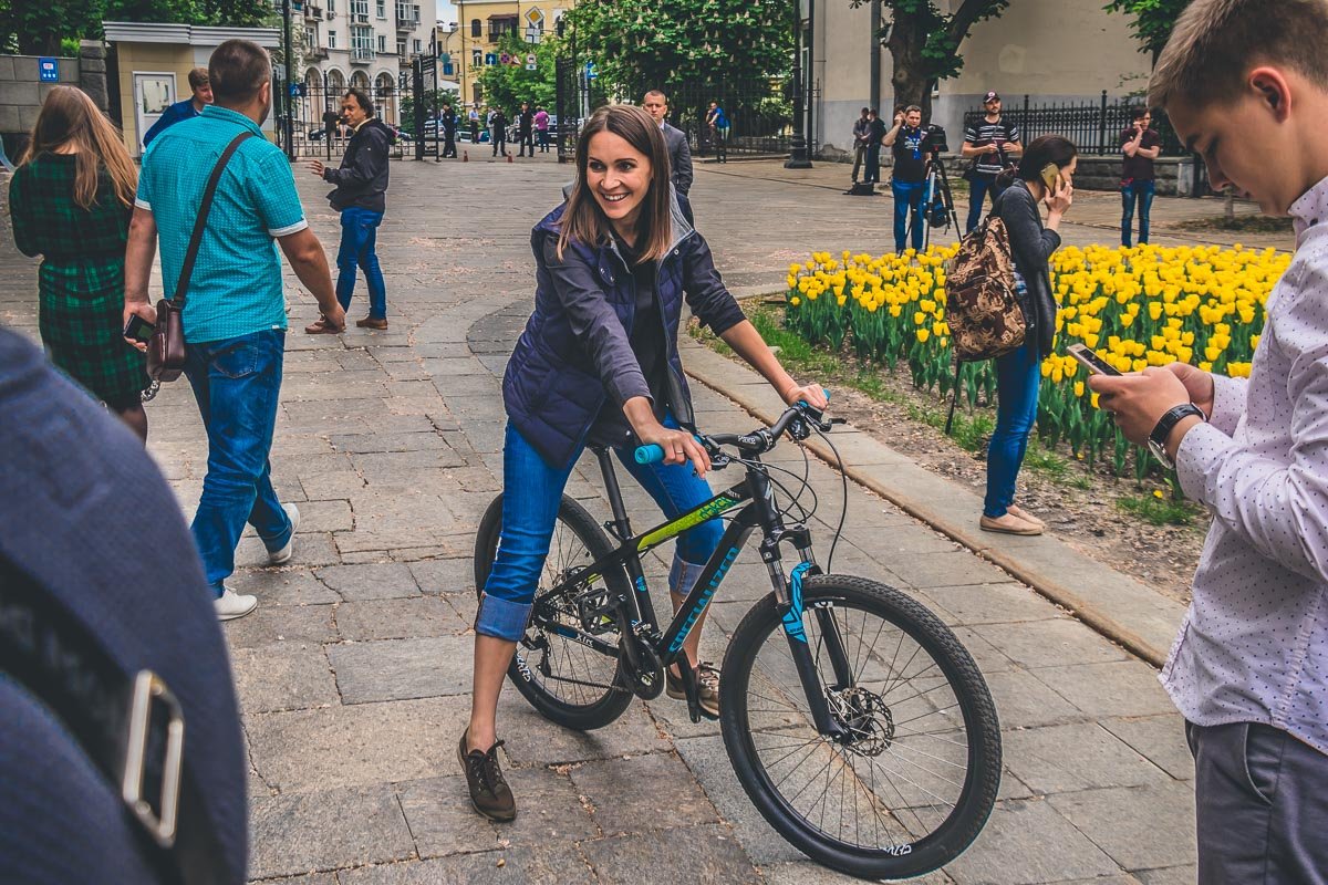 Еще одна девушка на велосипеде Ляшко