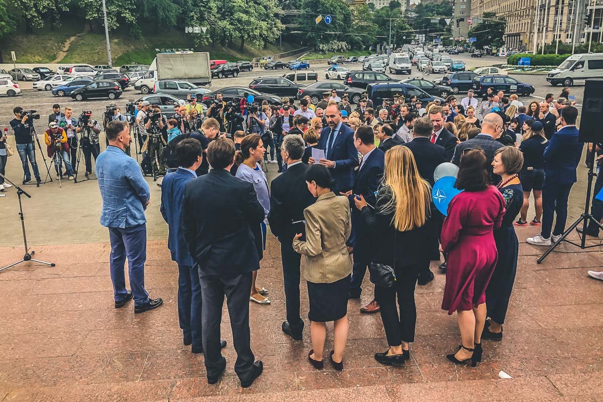 Мероприятие организовали на Европейской площади рядом с Украинским домом