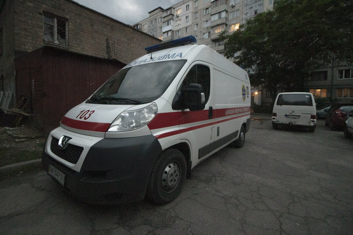 Из окна седьмого этажа жилого девятиэтажного дома по адресу улица Жмеринская, 18 выбросился 80-летний мужчина