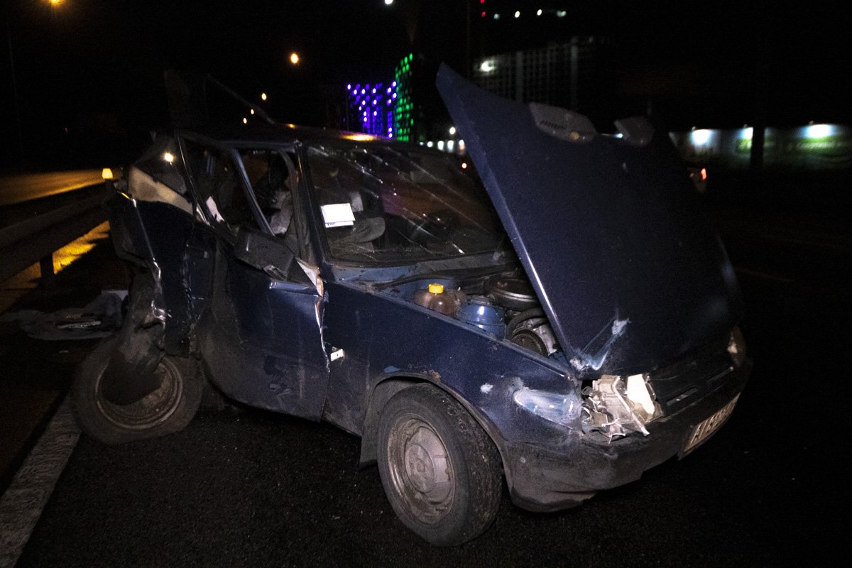 В Киеве на Кольцевой дороге произошла авария с участием автомобилей "Таврия" и Lexus В Киеве на Кольцевой дороге произошла авария с участием автомобилей "Таврия" и Lexus