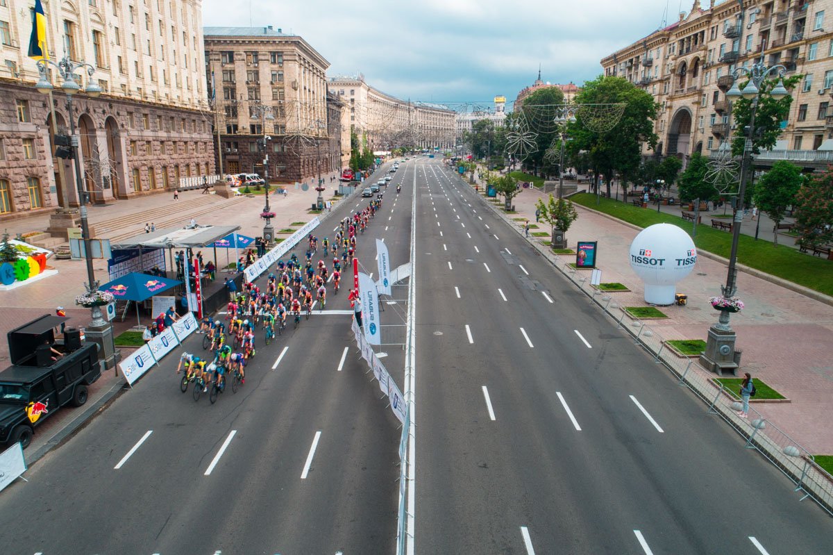 В Киеве проходит масштабная велогонка 