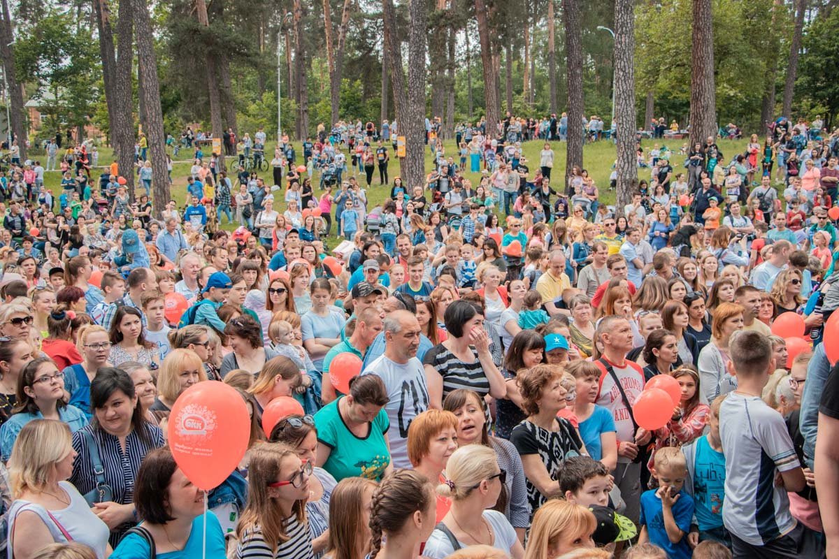 В Дарницком районе столицы устроили настоящий праздник и установили рекорд