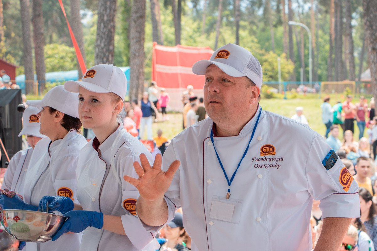 А вот и люди, дарящие сладкую жизнь