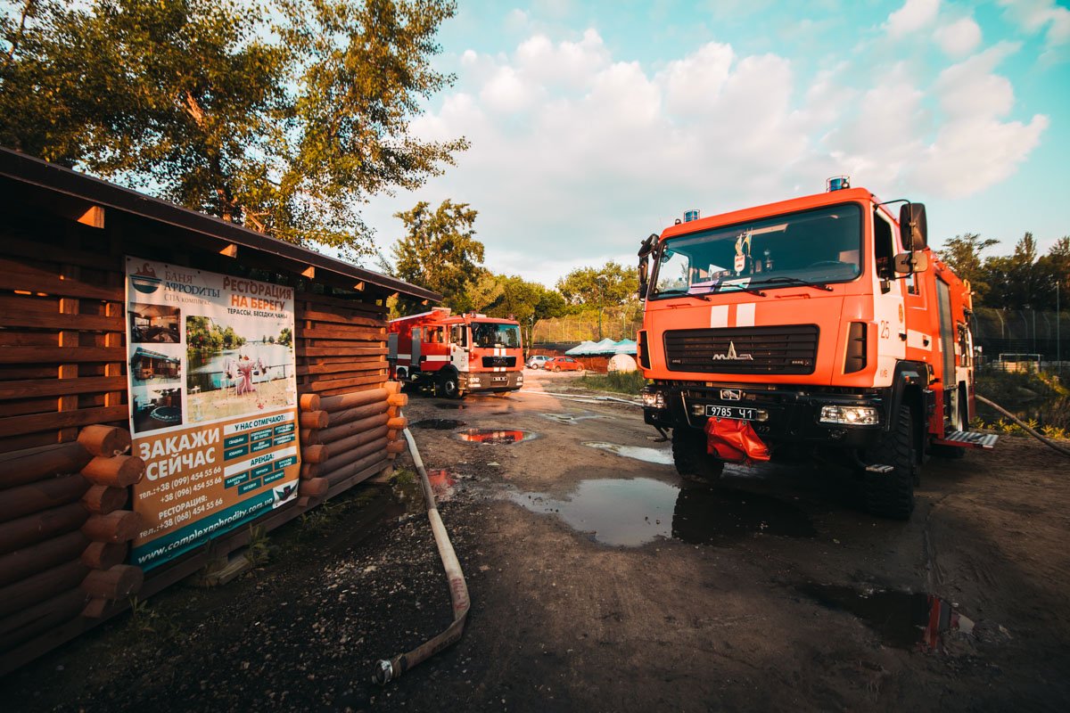 Вызов на линию экстренных служб поступил около 4:20