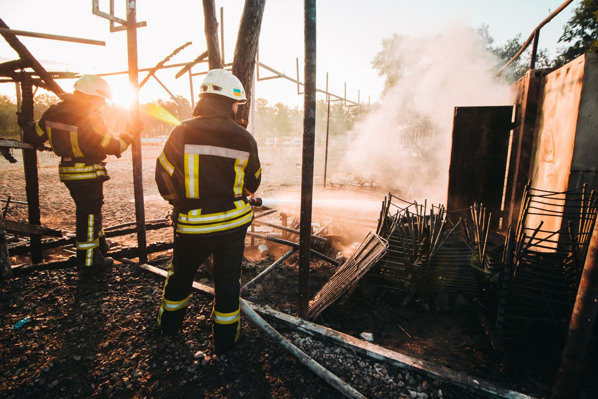 У прибывших на место происшествия спасателей ГСЧС ушло около 40 минут на полную ликвидацию пожара