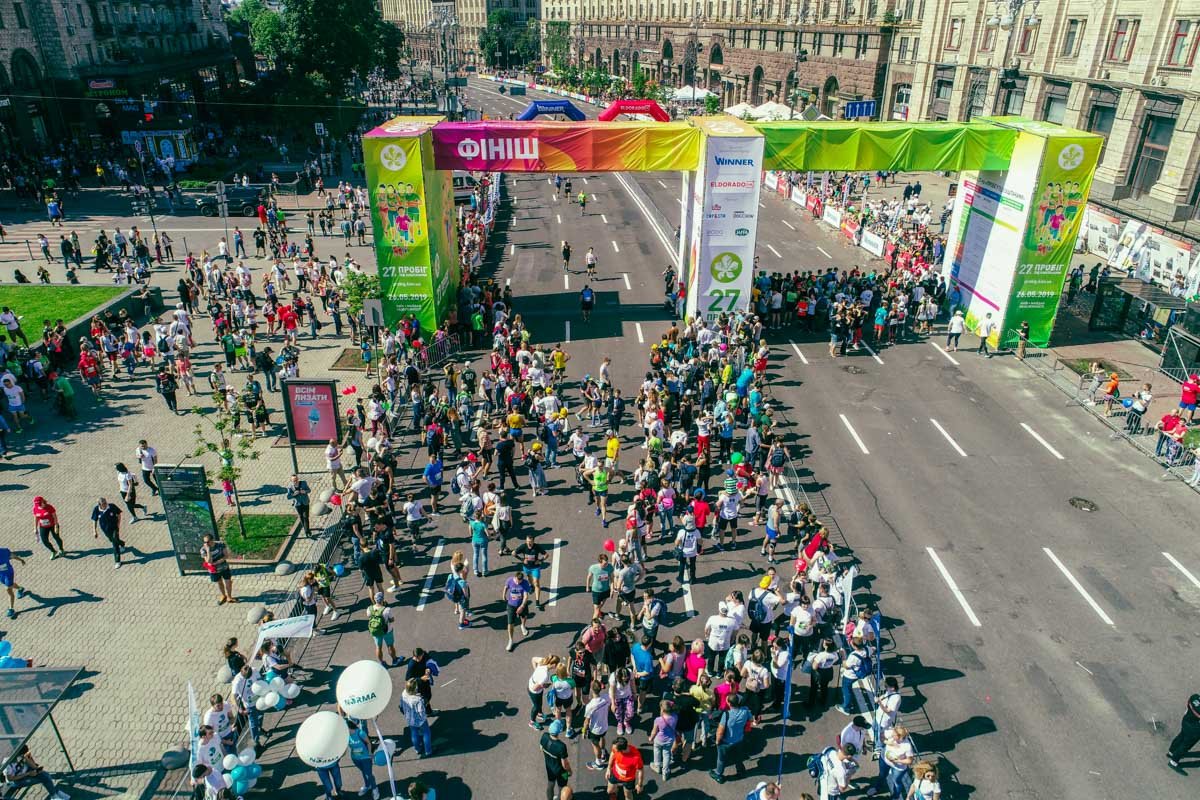 Дистанция забега составила всего 50 метров, однако гораздо важнее здесь внимание, которое такие забеги привлекают Дистанция забега составила всего 50 метров, однако гораздо важнее здесь внимание, которое такие забеги привлекают