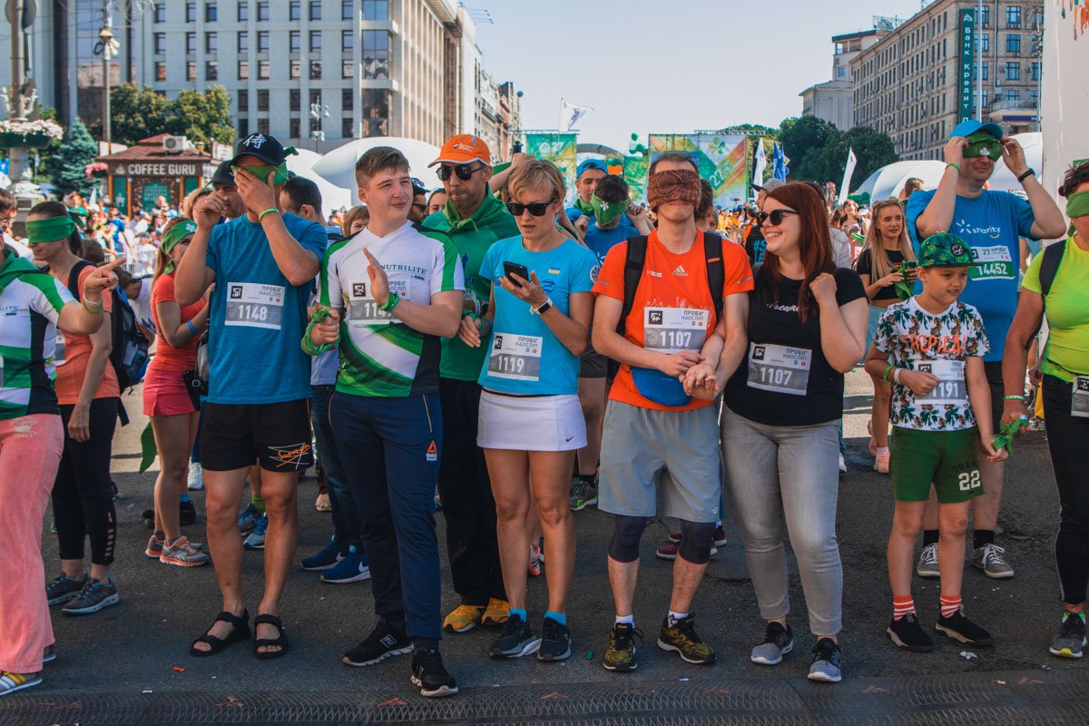 Чтобы понимать, что ощущали участники, когда в их глазах была кромешная тьма, стоит самому попробовать