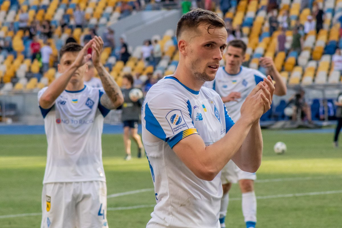 Игроки "Динамо" поблагодарили болельщиков за поддержку в последнем домашнем матче сезона