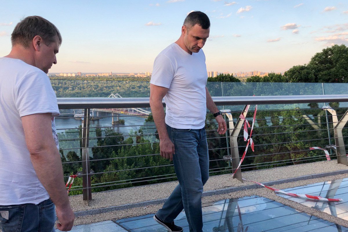 Он призвал жителей Киева не занимать вандализмом и беречь новые постройки города 