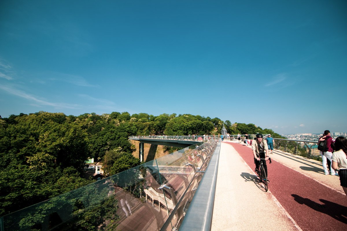 До обеда по мосту даже можно проехать на велосипеде До обеда по мосту даже можно проехать на велосипеде