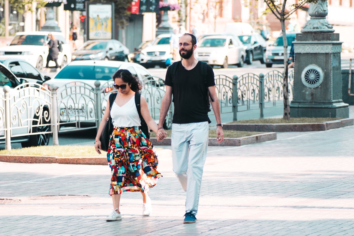 В такой ситуации спасает кто-то близкий, кто просто возьмет за руку и пойдет рядом