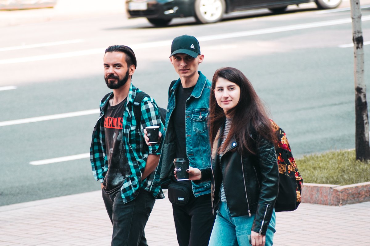 А здесь в ход пошли сразу и хорошие друзья, и крепкий кофе. Отличное начало дня!