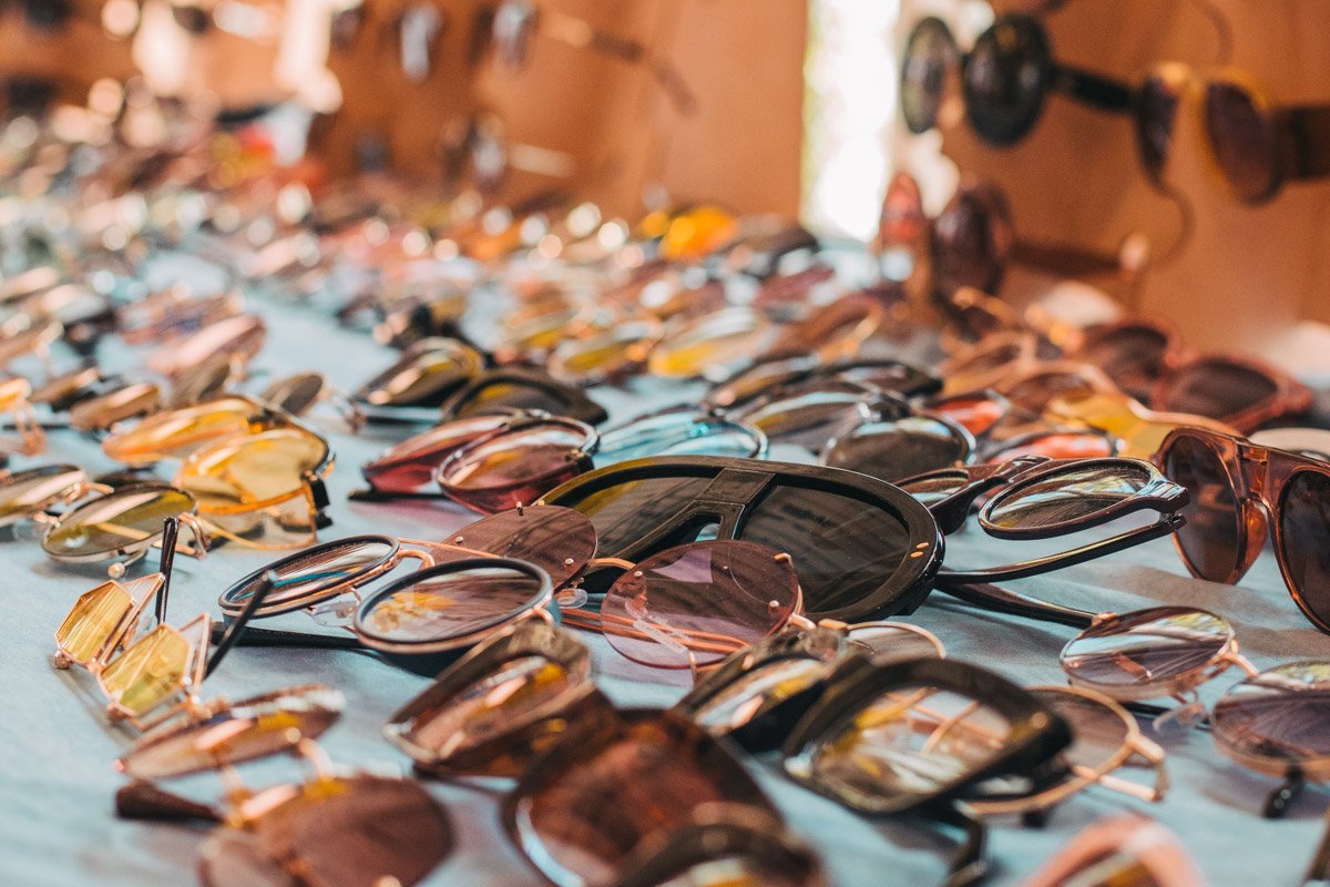 Как говорится, солнцезащитных очков много не бывает :)