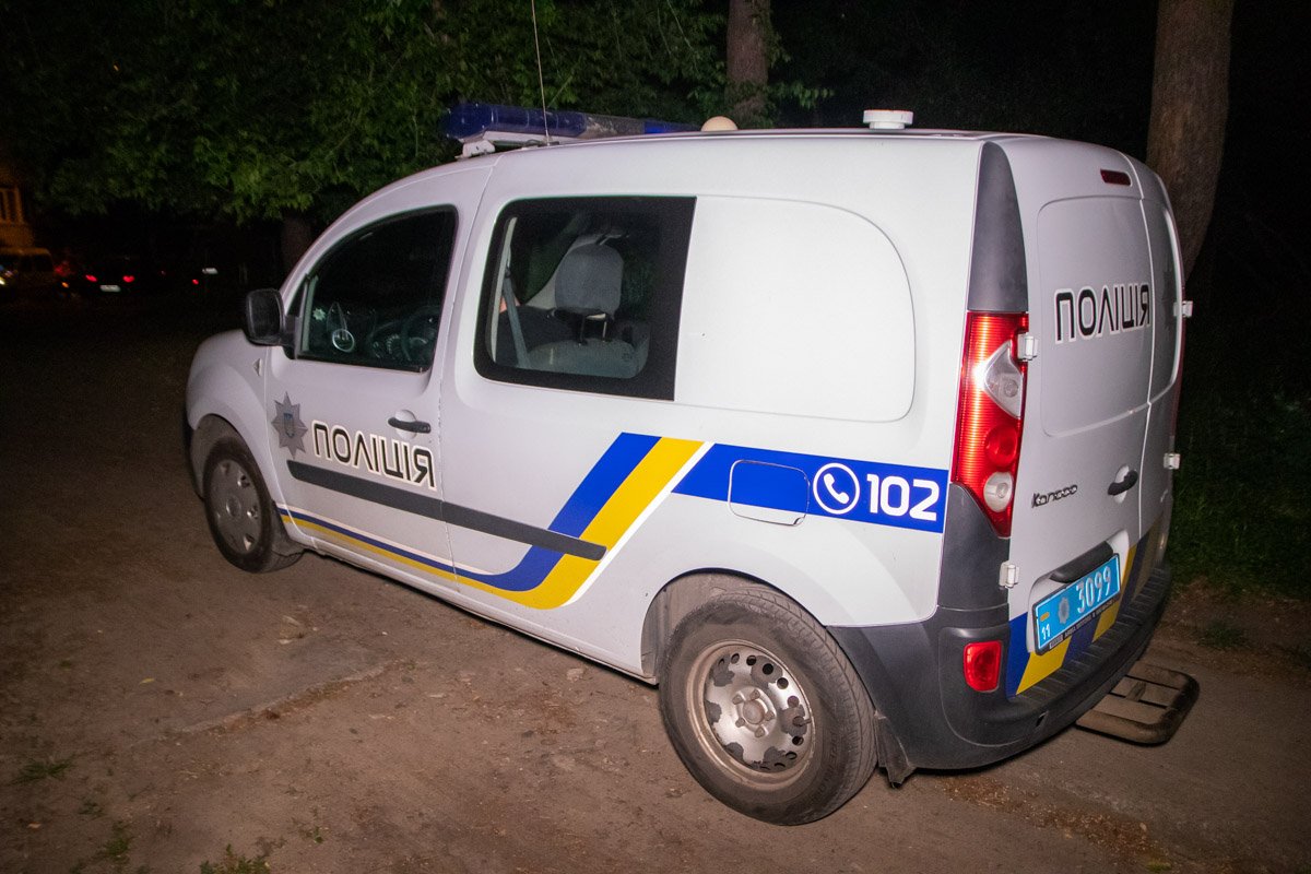 Тело находилось в лесу, недалеко от двора жилого дома Тело находилось в лесу, недалеко от двора жилого дома