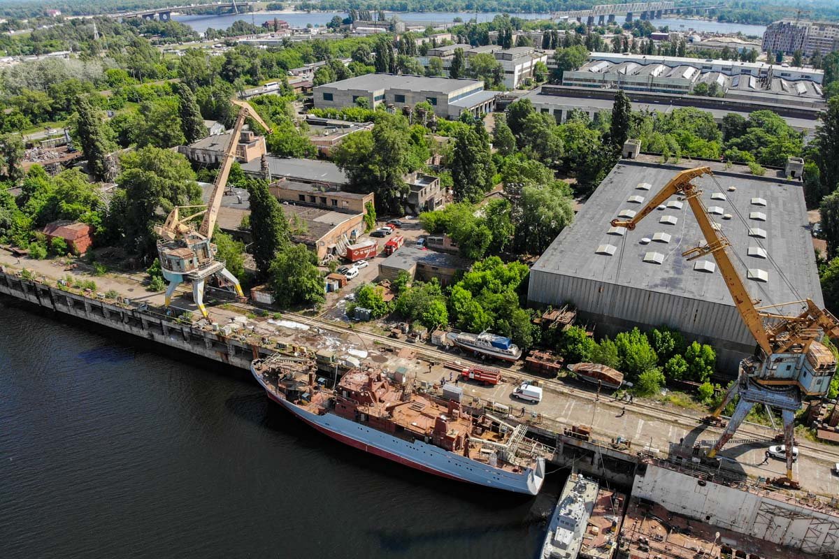 Возгорание возникло в трюме и распространилось по помещениям судна Возгорание возникло в трюме и распространилось по помещениям судна