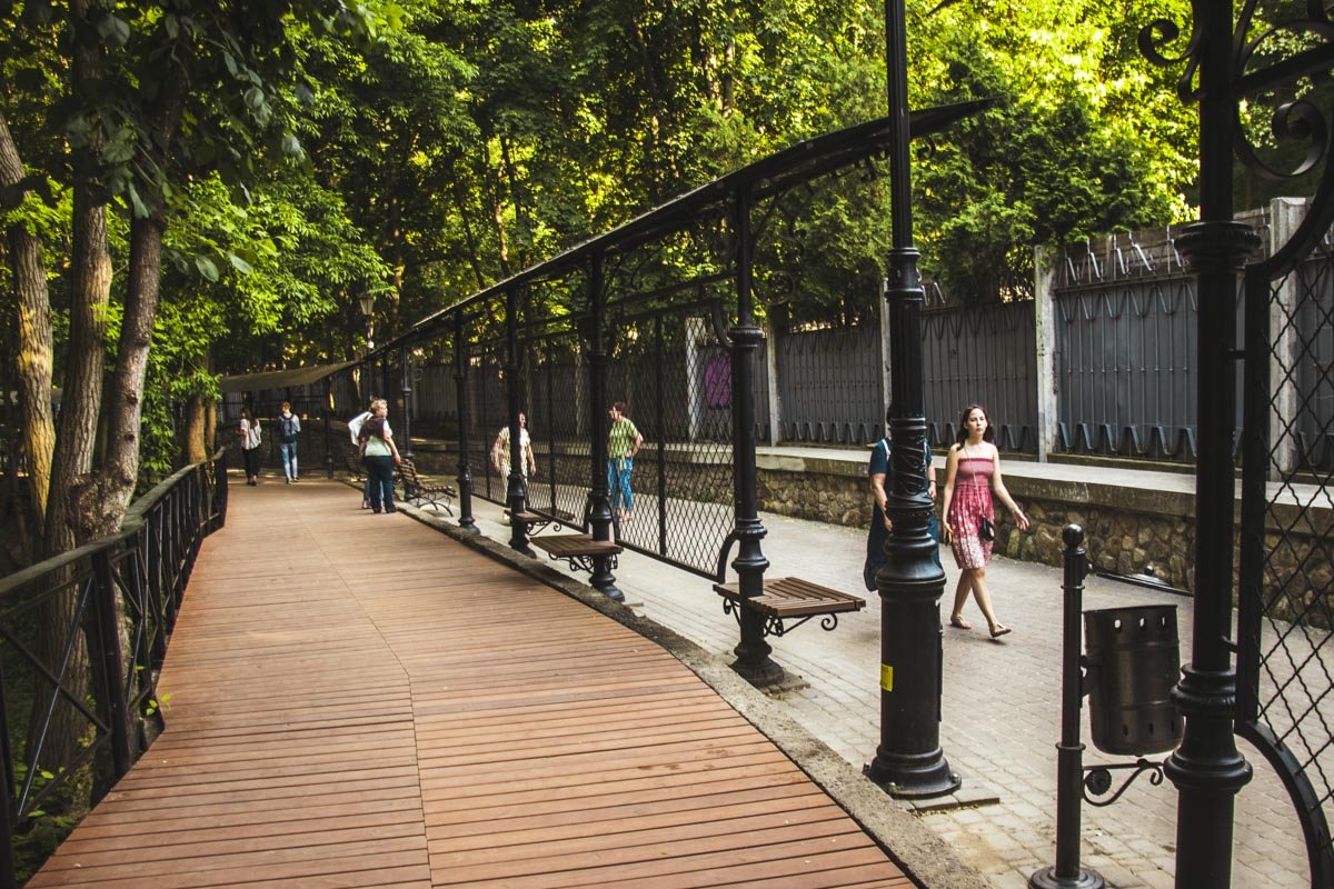 Аллея художников в почти законченном виде Аллея художников в почти законченном виде