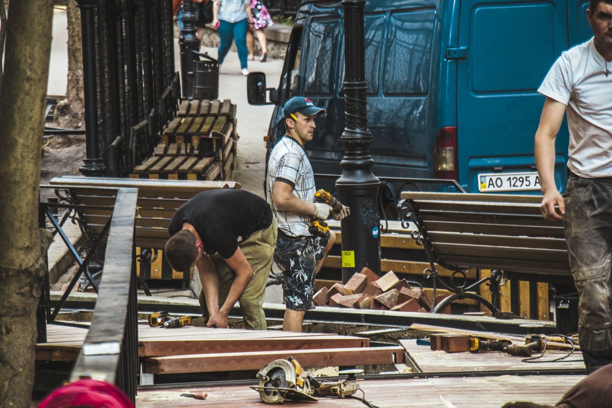 Они не успели ко Дню Киева и вы можете увидеть грусть на их лицах Они не успели ко Дню Киева и вы можете увидеть грусть на их лицах