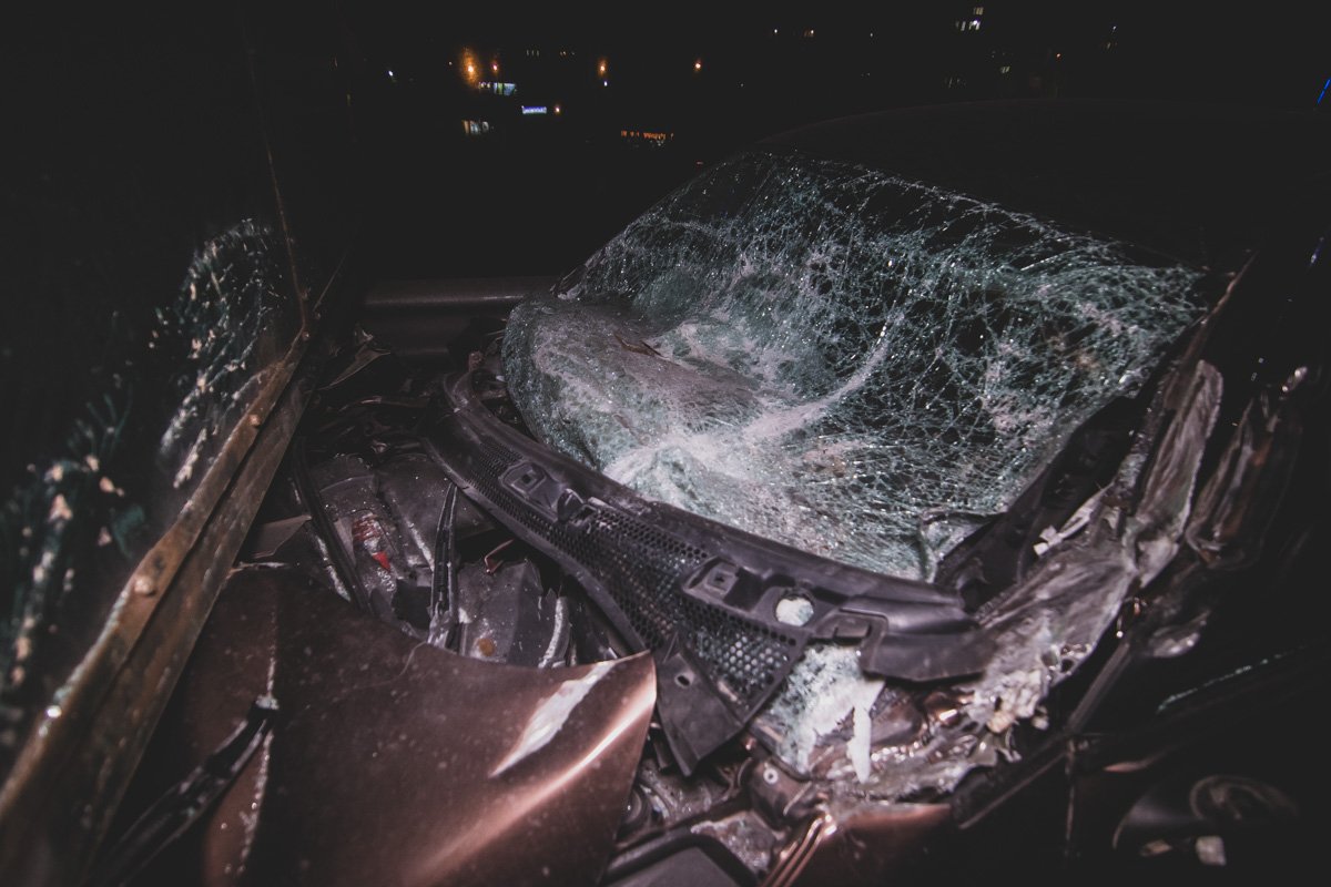 Водителя легковушки госпитализировали, больше никто не пострадал