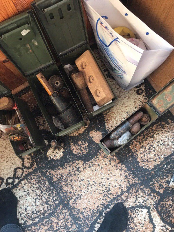 Они находили остатки оружия: холодного, огнестрельного и боеприпасов (пули, гильзы) к ним